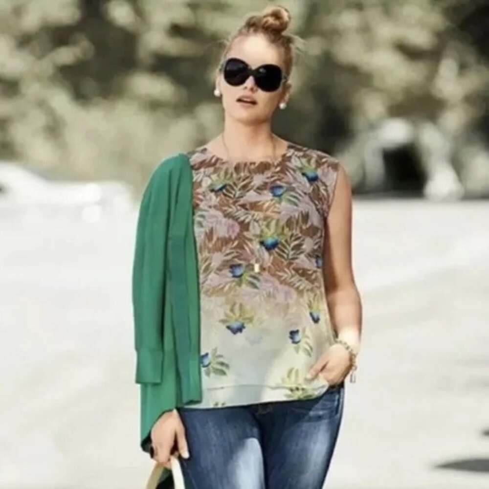 CAbi Parlor Floral Orchid Split Back Blouse Top Medium #5216
